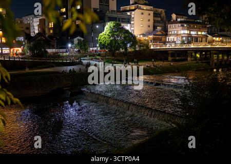Sanjō Ōhashi Bridge, Kamo River, Kyoto, Japan Stock Photo