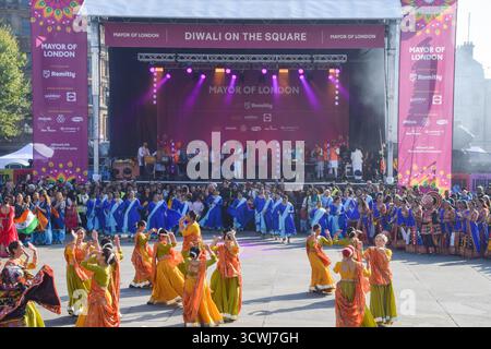 London, UK. 12th October 2025. Dancers perform during Diwali On The Square 2025 in Trafalgar Square. Credit: Vuk Valcic/Alamy Live News Stock Photo