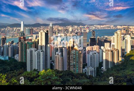 Hong Kong - Rainbow over Victoria harbour, China Stock Photo - Alamy