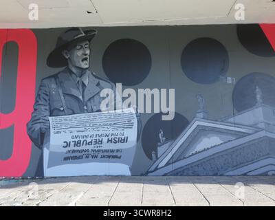 Dublin, Ireland - 05th April 2016 - Art mural on a wall on Chancery Street depicting the reading of the Proclamation during the 1916 Easter Rising armed rebellion Stock Photo