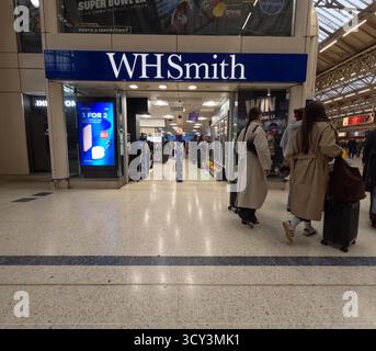 A WH Smith shop at Victoria railway station, London Stock Photo