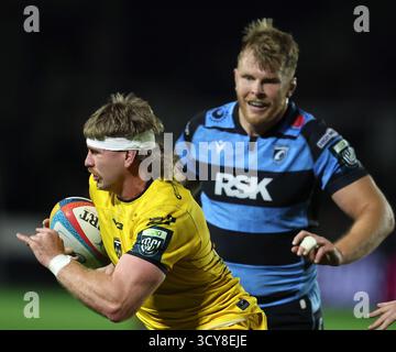 Aaron Wainwright of the Dragons in action. United Rugby Championship ...