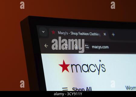 Dhaka, Bangladesh- 02 June 2025: Close-up of a computer screen displaying the Macy's web interface in dark mode Stock Photo