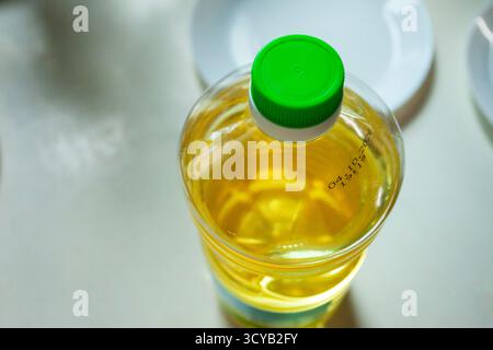 Top view of a plastic bottle of yellow vegetable oil Stock Photo