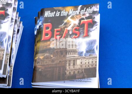 London, UK. 18th Oct 2025.    No to Digital ID protest rally and march in London. Free books..   Credit: Matthew Chattle/Ģ����ý Live News Stock Photo