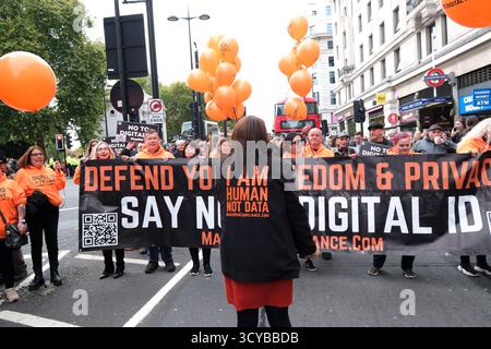 London, UK. 18th Oct 2025.    No to Digital ID protest rally and march in London.   Credit: Matthew Chattle/Ģ����ý Live News Stock Photo