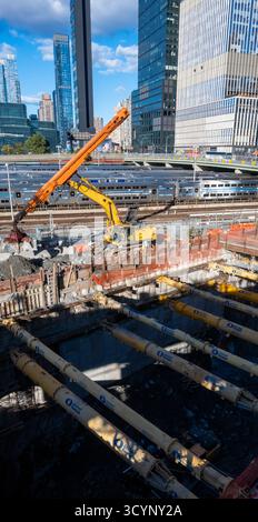 New York, United States heavy machinery in action near hudson yards Stock Photo