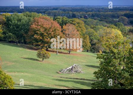 View of the Weald of Kent in Autumn. Taken from St Peter's churchyard in Boughton Monchelsea looking south east, third week of October. Stock Photo