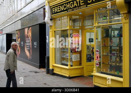 Vape shop hi-res stock photography and images