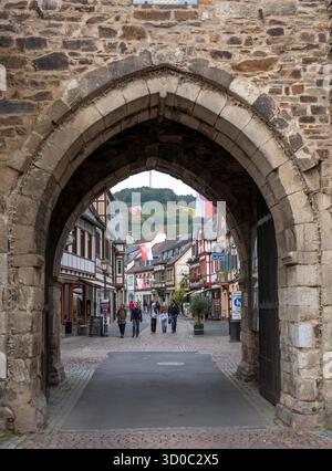 The old town of Ahrweiler, Ahrtor arch, city gate, city wall, Ahrhutstraße, renovated, restored, partly rebuilt after the flood in the Ahr Valley in J Stock Photo