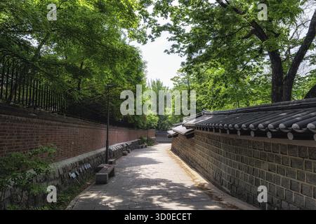 Doldam road pathway surrounding deoksugung palace in seoul, south korea Stock Photo