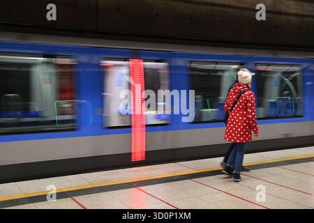Entering U-Bahn of line U2 in Munich. Train, train commuter, public ...