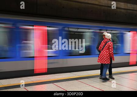 Entering U-Bahn of line U2 in Munich. Train, train commuter, public ...