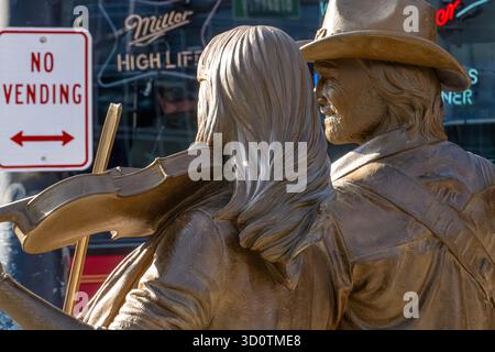 “Music City Heroes” sculpture by artist Russell Faxon on Broadway in Downtown Nashville, Tennessee. (USA) Stock Photo