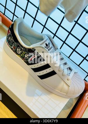 Adidas superstar hi-res stock photography and images - Alamy