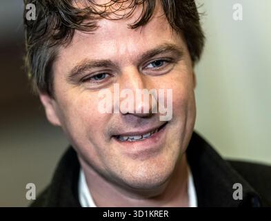 ROTTERDAM - List leader Henri Bontenbal (CDA) speaks to the press after casting his vote for the House of Representatives elections in the Johanneskerk. ANP REMKO DE WAAL netherlands out - belgium out Stock Photo
