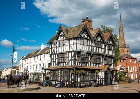 The Old House (Black and white House Museum), is a picturesque timber-framed building in Hereford's market square Stock Photo