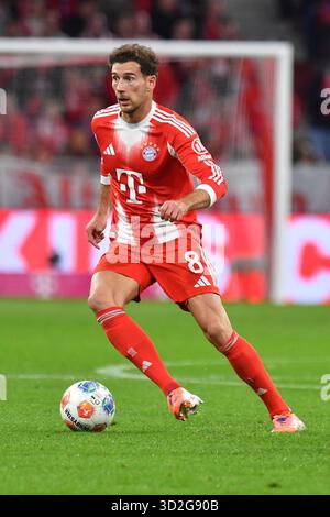 Leon goretzka bayern muenchen hi-res stock photography and images