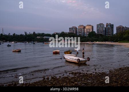 Hong Kong, Hong Kong. 02nd Nov, 2025. Boats docked near a beach on November 2, 2025 in Hong Kong. (Photo by Vernon Yuen/Nexpher Images/Sipa USA) Credit: Sipa USA/Alamy Live News Stock Photo