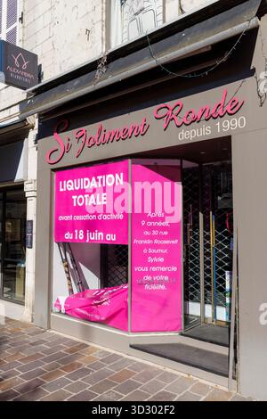 Shop closing down, Saumer, France Stock Photo