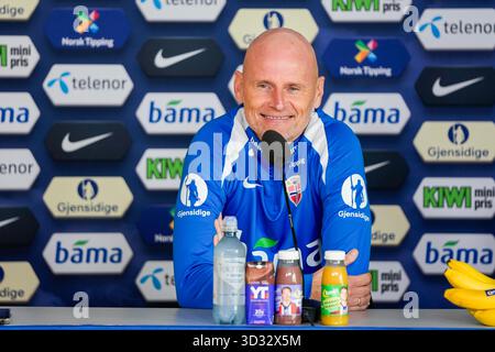 Oslo, Norway. 3 Nov, 2025. Oslo 20251103. Norway´s National team manager Ståle Solbakken presents the squad for the men's national team's final matches in the foootball World Cup qualifiers. The matches will be played against Estonia on November 13 and Italy on November 16. Photo: Gorm Kallestad / NTB   This text is auto translated Credit: NTB/Alamy Live News Stock Photo