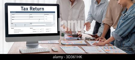 Online tax return form for submitting individual income tax return form brisk on the internet website. Government web for tax payment and return Stock Photo