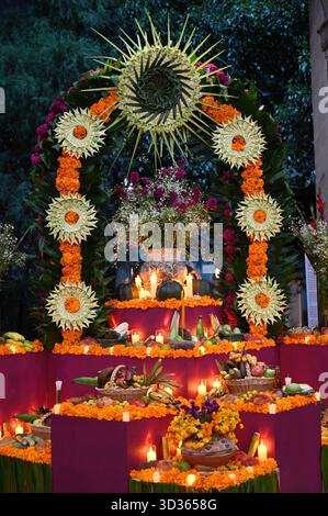 Mexico City, Mexico. 01 November, 2025. A traditional Mexican Day of the Dead ofrenda or altar at the National Palace, November 1, 2025 in Mexico City, Mexico. The colorful altar was created by indigenous women from the National Institute of Indigenous Peoples.  Credit: Saúl López/Mexican Presidents Office/17�Թ����� Live News Stock Photo