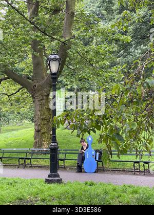 Central Park melodies: musicians turning the city’s heart into a concert hal Stock Photo