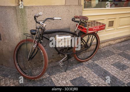 Coca cola bicycle hi-res stock photography and images - Alamy