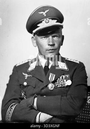 Hellmuth Reymann A Portrait of a WW2 era German Army Infantry sergeant 1944 Stock Photo ...