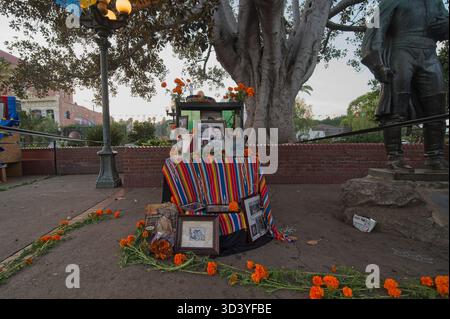 Los Angeles, California, USA, October 25, 2025  Altar exhibition during the Dia de los Muertos celebration on Olvera Street, downtown Los Angeles. Stock Photo
