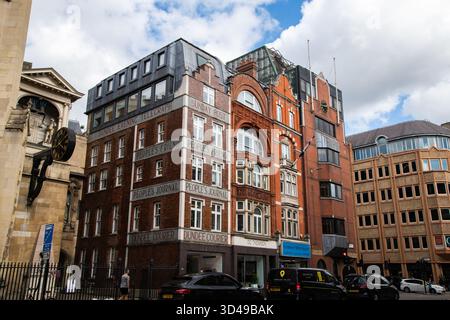 Striking red-brick façade at 186 Fleet Street, London, once home to Scottish publisher DC Thomson and emblazoned with “Dundee Evening Telegraph”, “Peo Stock Photo