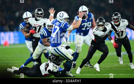 Indianapolis Colts quarterback Daniel Jones warms up before an NFL ...