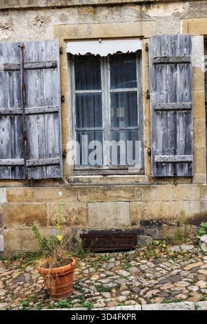 Window with shutters, Vezelay, France Stock Photo