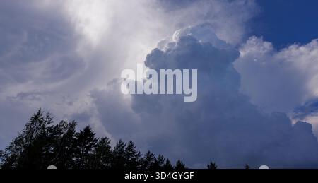 Cumulus congestus  ( towering cumulus ) cloud forming Stock Photo