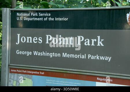 George washington memorial parkway sign hi-res stock photography