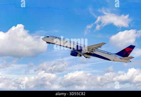 Boeing 757 200 hi-res stock photography and images - Alamy