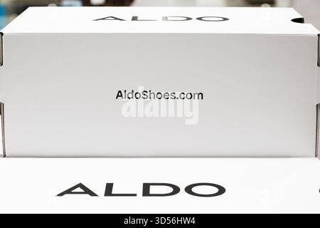 Aldo White Shoebox with Black Logo White shoe box hi-res stock photography and images - Alamy main image 2
