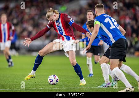 Oslo, Norway, 13 Nov 2025, Erling Haaland having shorts pulled at World Cup Qualifier Norway v Estonia, Anne-Marie Forker/Ģ����ý Live News Stock Photo