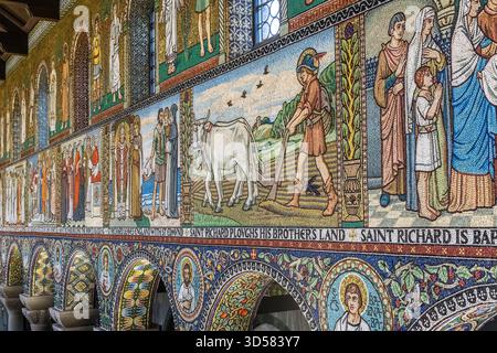 Spectacular early 20c mosaics cover the interior of the catholic Church of the Sacred Heart in Droitwich Spa. They were designed by Gabriel Pippet Stock Photo