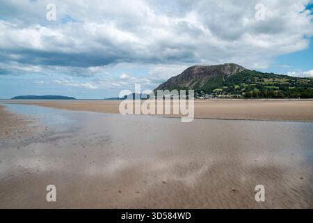 Llanfairfechan on the North Wales coast looking towards Penmaen Mawr headland Stock Photo