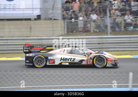 N° 12 CADILLAC HERTZ TEAM JOTA - Cadillac V-Series-R HY DRIVERS :Lynn ...