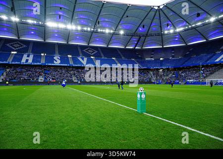 Hamburg, Deutschland. 16th Nov, 2025. Zuschauer auf West- und Nordtribuene GER, Hamburger SV vs. Bayer 04 Leverkusen, Frauen, Fussball, DFB-Pokal, Achtelfinale, Saison 2025/2026, 16.11.2025 Foto: Eibner-Pressefoto/Marcel von Fehrn Credit: dpa/Alamy Live News Stock Photo