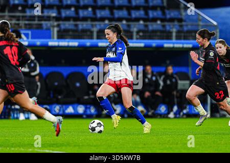 Hamburg, Deutschland. 16th Nov, 2025. Vildan Kardesler (Hamburger SV, #07) GER, Hamburger SV vs. Bayer 04 Leverkusen, Frauen, Fussball, DFB-Pokal, Achtelfinale, Saison 2025/2026, 16.11.2025 Foto: Eibner-Pressefoto/Marcel von Fehrn Credit: dpa/Alamy Live News Stock Photo