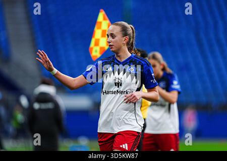Hamburg, Deutschland. 16th Nov, 2025. Victoria Schulz (Hamburger SV, #19) GER, Hamburger SV vs. Bayer 04 Leverkusen, Frauen, Fussball, DFB-Pokal, Achtelfinale, Saison 2025/2026, 16.11.2025 Foto: Eibner-Pressefoto/Marcel von Fehrn Credit: dpa/Alamy Live News Stock Photo