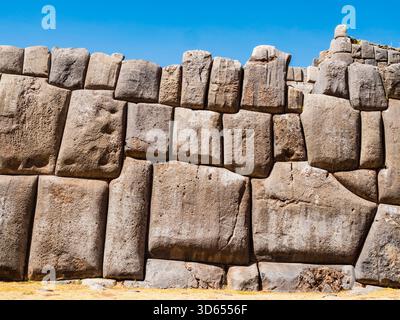 Close-up view of the massive stone walls of the Inca archaeological site of Saqsaywaman, Cusco, Peru Stock Photo