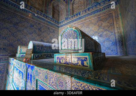 Grave in the Pahlavan Mahmoud Mausoleum in Ichan Kala, the old city of Khiva in Uzbekistan, Central Asia Stock Photo