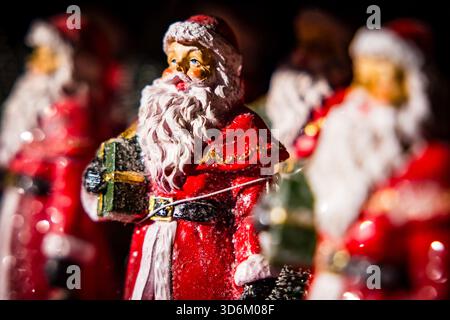 HELMOND - Christmas decorations at a garden center. The garden center's Christmas display features a variety of decorations for the holidays. ANP ROB ENGELAAR netherlands out - belgium out Stock Photo
