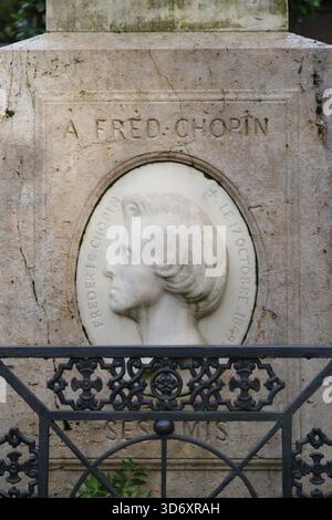 The grave of Polish composer and pianist Frédéric Chopin in Père Lachaise Cemetery Paris France Stock Photo