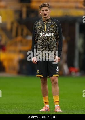 David Moller Wolfe (6 Wolves) on the ball during the Premier League ...